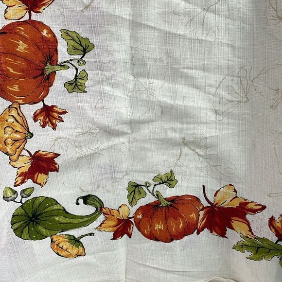 Better Homes and Gardens Fall Leaves and Pumpkins Table Cloth 60 in x 102 in - Picture 3 of 8